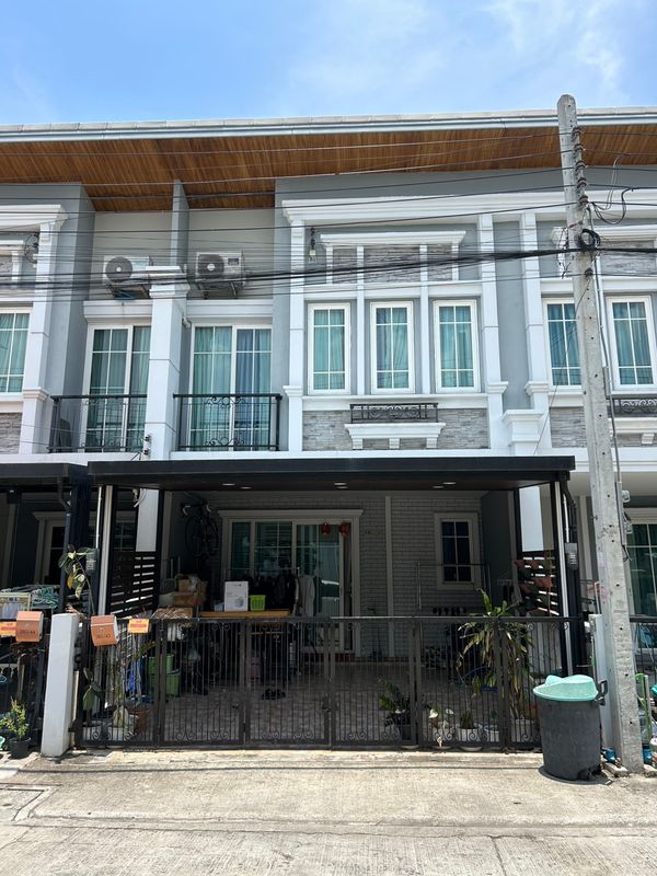 🔥 Townhome for sale, corner unit, location in front of the project, with tenants 🔥 Golden Town 3 Bangna-Suanluang