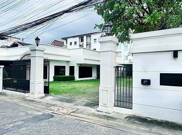 โฮมออฟฟิศ ลาดพร้าว 71 ซอย นาคนิวาส 12 / 3 ห้องนอน (เช่า), Home Office Lat Phrao 71 Soi Nak Niwat 12 / 3 Bedrooms (FOR RENT) BZD209