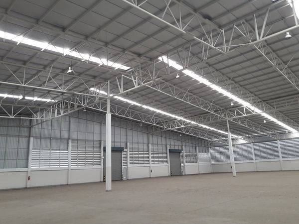 For Rent, 📦 Warehouse &amp; Office 🟪 Purple Zone 📐 Sizes 4,896 sq.m., 7,992 sq.m. &amp; 8,208 sq.m. | Office Space 400 sq.m. with Air Conditioning 📍 Gateway City Industrial Estate, Chachoengsao