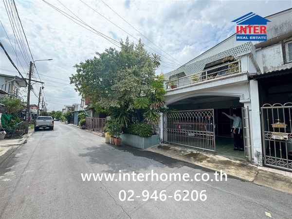 บ้านเเฝด 2 ชั้น 28 ตร.ว. หมู่บ้านรามอินทรา นิเวศน์ แยกวัชรพล ซอยรามอินทรา67 เขตบางเขน กรุงเทพมหานคร
