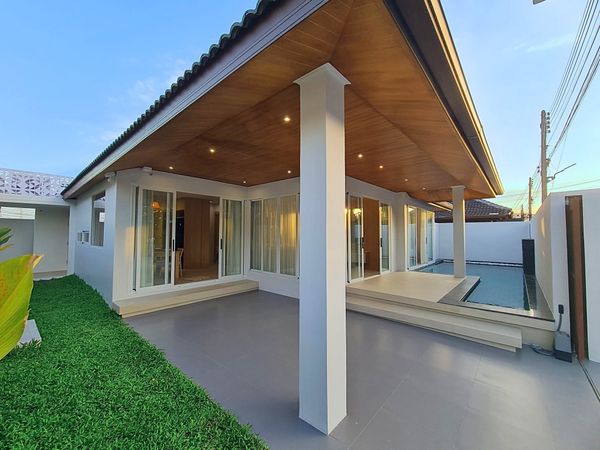 Modern 3-Bed Private Pool Villa, Fully Furnished in Pa Klok, Phuket
