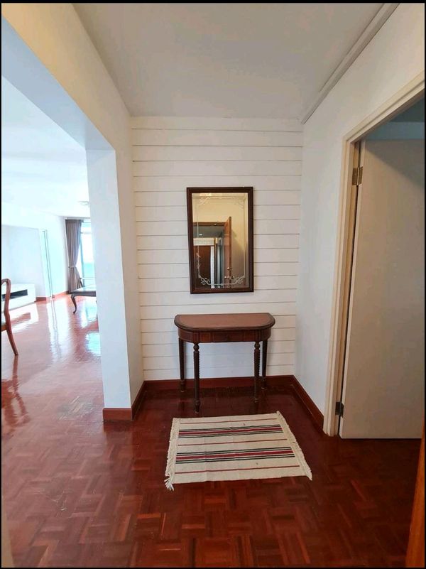 **Condo for rent Superior 1 Muang Thong Thani, lake view**