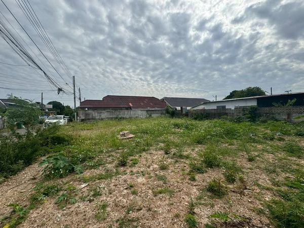 Land 108 sq m., Nimman Road area, Suthep, near CMU, hip cafe like Transit No.8, high potential location. Surrounded by cafes, restaurants and lifestyle areas.