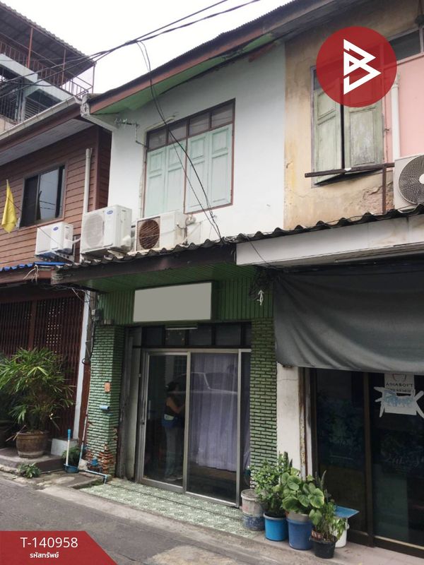 Commercial building for sale, Soi Samsen 19, area 35.1 sq m, Dusit, Bangkok.