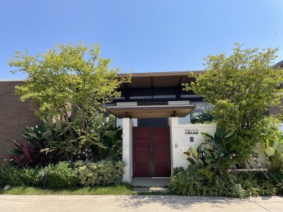 🔥Urgent Sale🔥 Luxury Pool Villa Phuket Boat Avenue Residence. 4-bedroom luxury villa near Bang Tao Beach (only 5 minutes away).