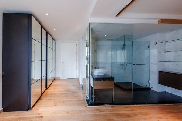 Wattana Height in Sukhumvit Soi 19 for sale 3 bedrooms 3 bathrooms 336 Sqm 30.9 MB 