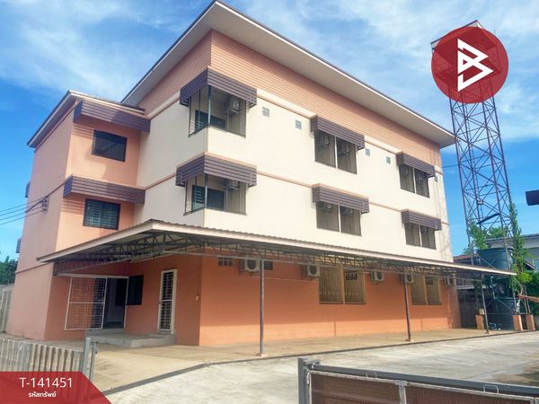 3-story apartment for sale, Santisuk 2 Road, in the heart of Chum Phae city, Khon Kaen.