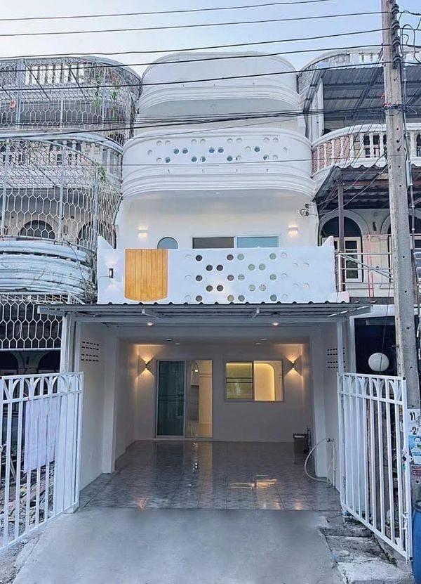 🔥3-storey townhouse for sale, Village 89 Bangbon Ville, Project 2, 89 Bangbon Ville Phase 2, good location, Ekkachai-Kanchanaphisek ✅ Renovated, newly decorated the whole house, fully furnished, ready to move in.