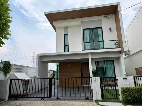ให้เช่าบ้านสวย ใกล้ Mega Bangna โครงการ Como Bianca
เฟอร์นิเจอร์และเครื่องใช้ไฟฟ้าครบ