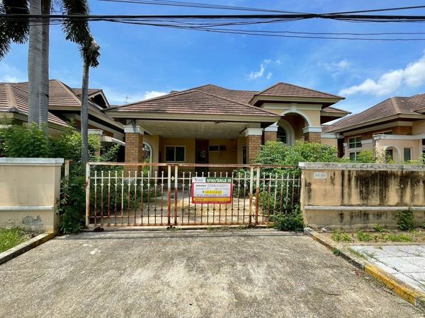 Single house for sale, THE GRAND PRIVATE HOME project, large plot 102.80 sq m, usable area 224 sq m, area along Khlong 3, Lat Sawai, quiet and private residence, good price, or renovate to increase value.