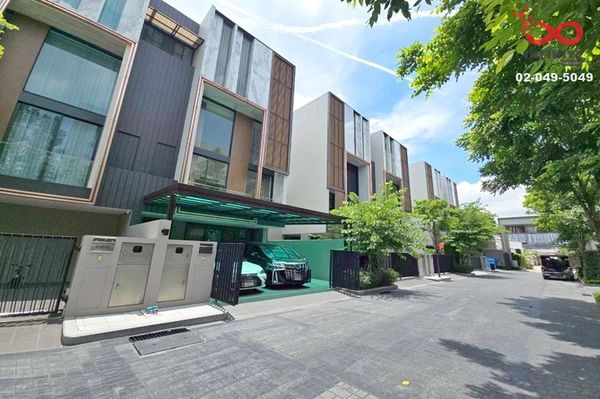 Luxury 4-story townhome for sale, Novel Residence Lat Phrao 18, near MRT Ratchadaphisek Station.