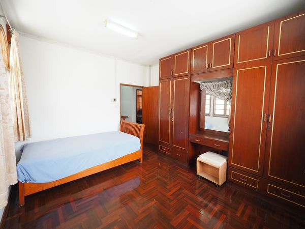 LTHC15614 - Single House for Sale Rama 3 | Spacious Family Residence | Near Central Rama 3 | 12.1 MB | บ้านเดี่ยวขาย พระราม 3 ห้องกว้าง เหมาะสำหรับครอบครัว  Detail: Location: Rama 3 - Chong Nonsi  2-Storey House  Land Size 37 sq.w. Usable Area 160 sqm.  3