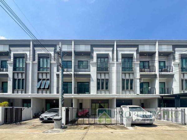 3-Storys Townhome for Sale Urbanio Vibhavadi Chaengwattana, 3 beds 3 baths 20 Sqw 180 Sqm near Lak Si Don Mueang Song Prapha Tollway : KT26S-010