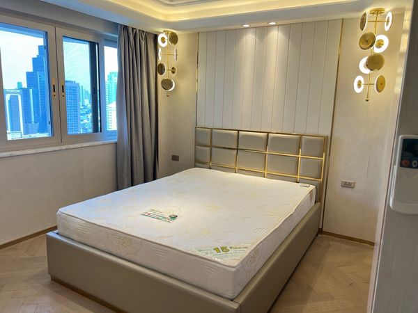 371sqm Private Pool, Spacious Duplex 3 bedrooms condo for sale at Le Raffine Sukhumvit 24