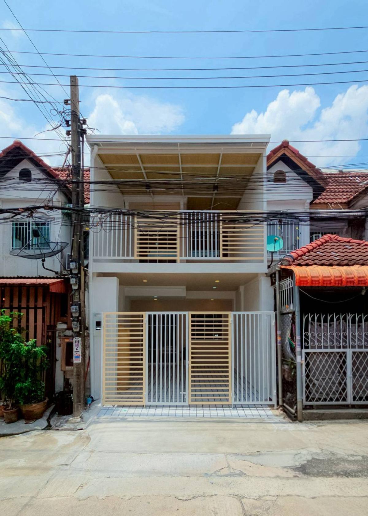 For Sale Townhouse/Townhome , Baan Pornthip , newly renovated , Bang Si Mueang , Mueang Nonthaburi , Nonthaburi , CX-157242 For Sale Townhouse/Townhome , Baan Pornthip , newly renovated , Bang Si Mueang , Mueang Nonthaburi , Nonthaburi , CX-157242