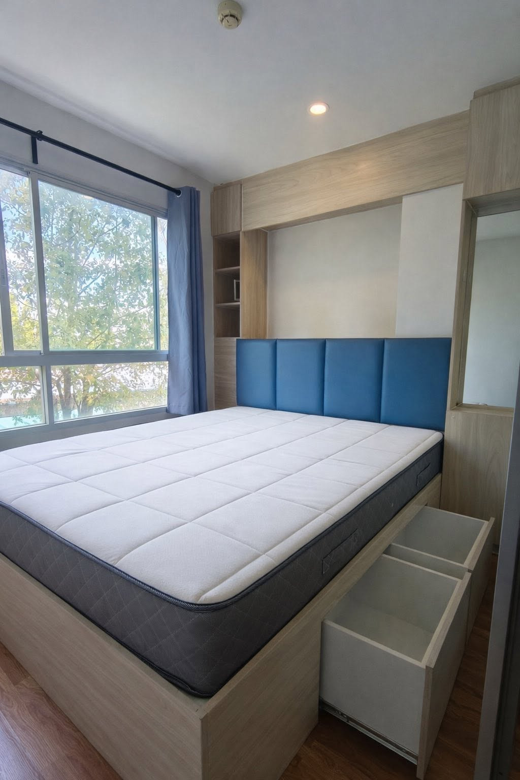 Condo for sale Lumpini Ville Sukhumvit 76 – Bearing Station (1), 3rd floor, corner room, convenient travel, near BTS Bearing. Condo for sale Lumpini Ville Sukhumvit 76 – Bearing Station (1), 3rd floor, corner room, convenient travel, near BTS Bearing.