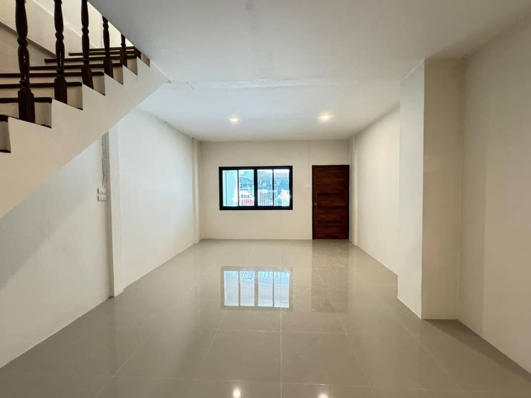 ให้เช่าและขาย : ทาวน์เฮ้าส์ 2 ชั้น เลขที่ 166/288 เนื้อที่ 27 ตร.ว. หมู่บ้านณัฐกานต์3-5 – รูปที่ 3