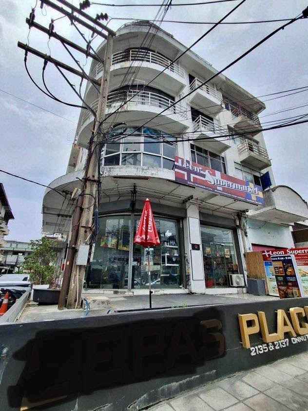 SP 0206 FOR RENT | Corner Commercial Building (2 Connected Units) – Opposite On Nut 54 SP 0206 FOR RENT | Corner Commercial Building (2 Connected Units) – Opposite On Nut 54