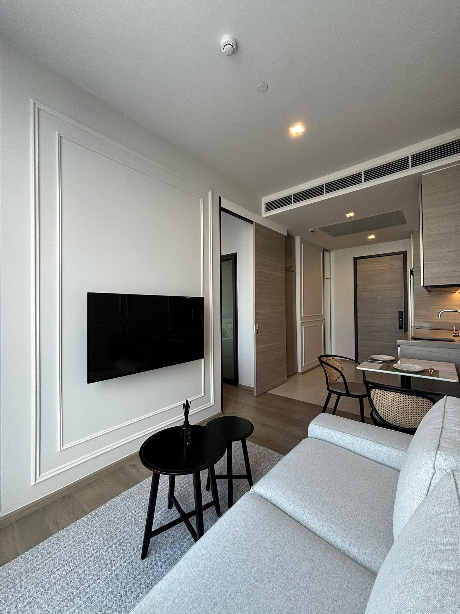 คอนโดให้เช่า Luxury condo กลางห้าแยกลาดพร้าว 80 เมตร MRT พหลโยธิน คอนโดให้เช่า Luxury condo กลางห้าแยกลาดพร้าว 80 เมตร MRT พหลโยธิน