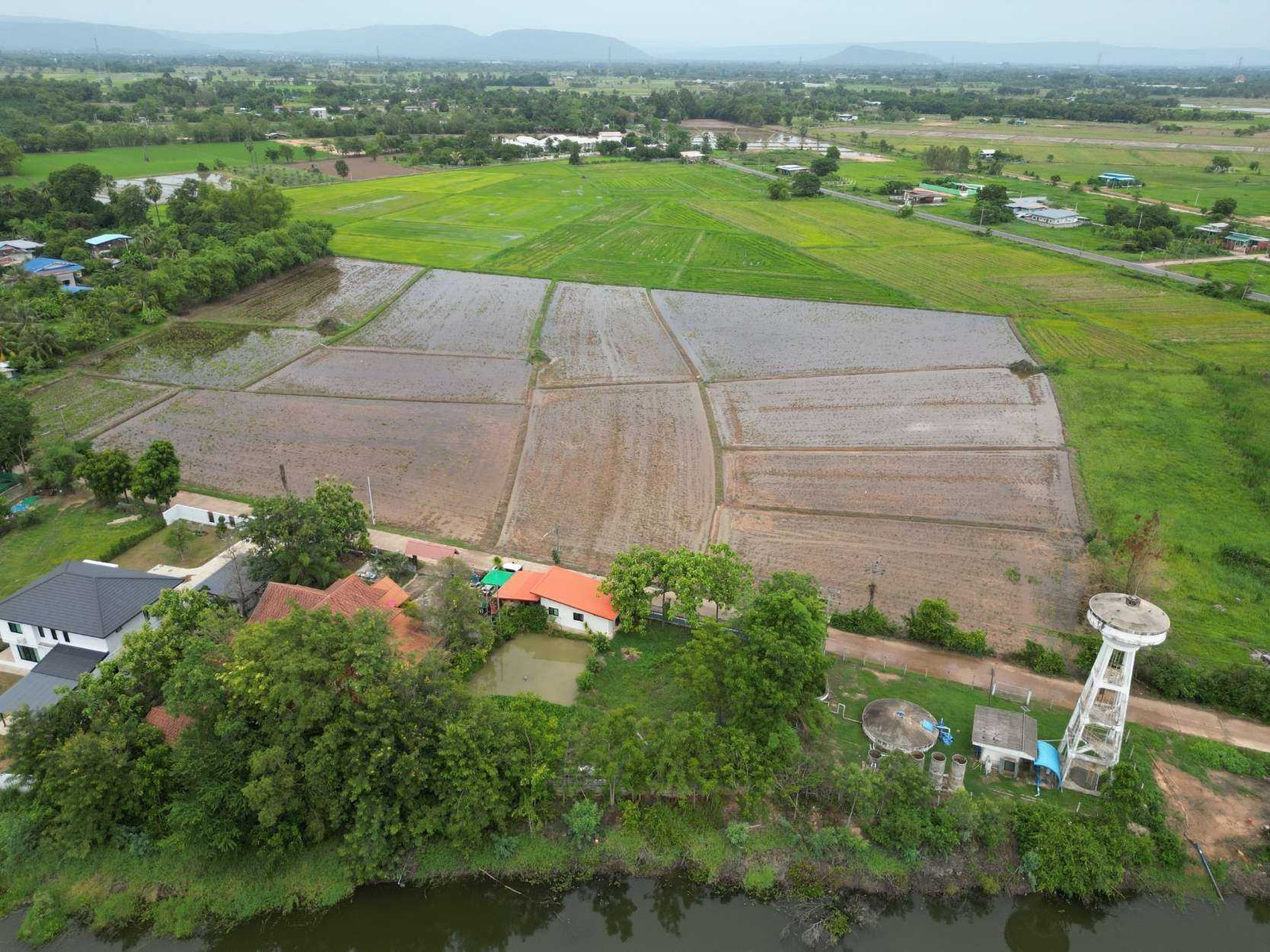 Very large plot of land It is rectangular in shape. – รูปที่ 3