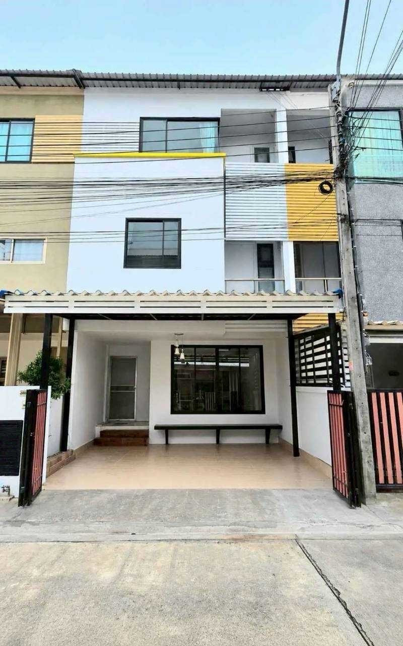 ให้เช่า Townhome สารินวิซสุขุมวิท 107 🚇🧑🏼‍🎄💯位於Sarin Wiz Sukhumvit 107 的聯排別墅出租。