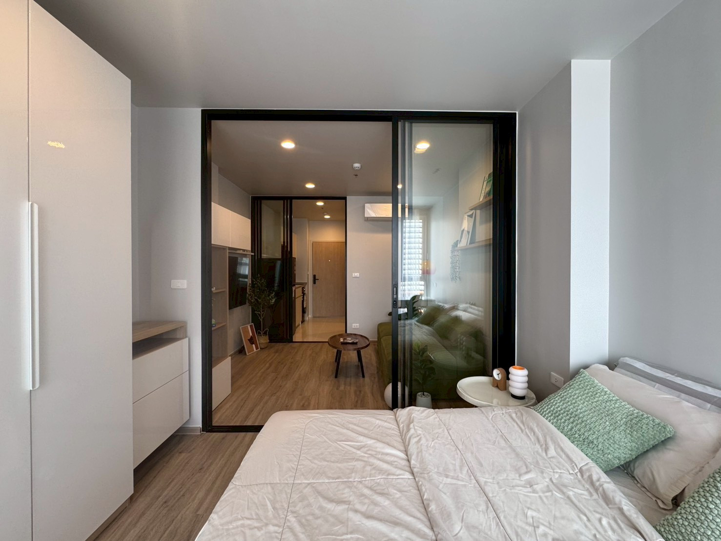 FOR RENT 🔥New condo in Thonglor area 𝐂𝐮𝐥𝐭𝐮𝐫𝐞 𝐓𝐡𝐨𝐧𝐠𝐥𝐨𝐫 1 BEDROOM 27 sq.m. near BTS Thonglor station* ONLY 29k/month
