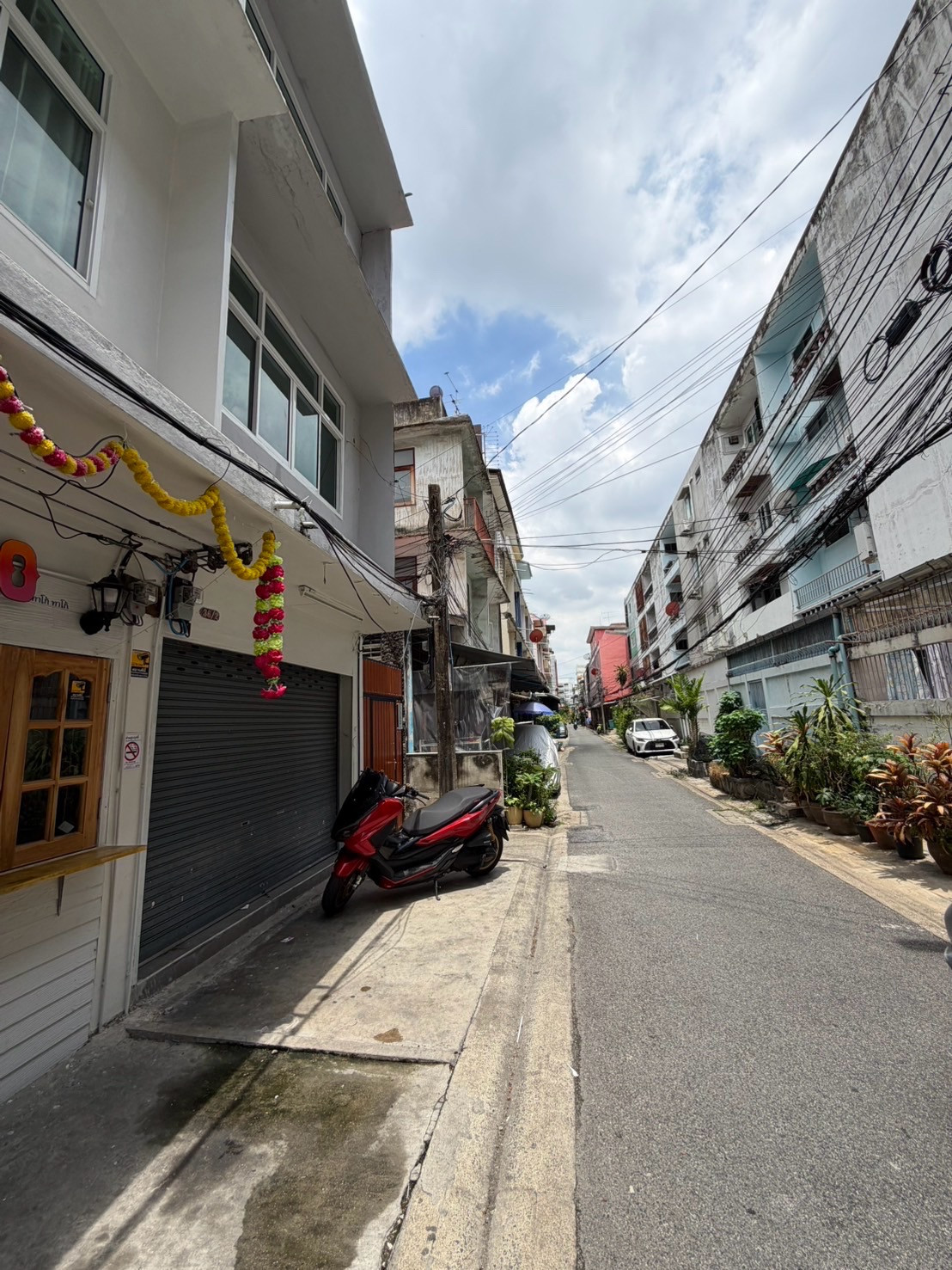 For Rent | ทาวน์เฮ้าส์ให้เช่า สาทร 11 รีโนเวทใหม่ทั้งหลัง📍สาทร–สีลม ใกล้ BTS Saint Louis เพียงประมาณ 600 เมตร – รูปที่ 2