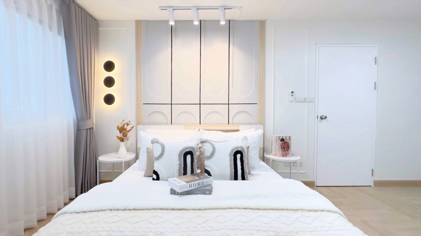 >>Lumpini Center Lat Phrao 111<< Let your family life gain wings!? Its easy to go anywhere here, close to MRT Bao Kapi, Foodland, Imperial, The Mall, beautifully decorated room, fully furnished, ready to move in. >>Lumpini Center Lat Phrao 111<< Let your family life gain wings!? Its easy to go anywhere here, close to MRT Bao Kapi, Foodland, Imperial, The Mall, beautifully decorated room, fully furnished, ready to move in.