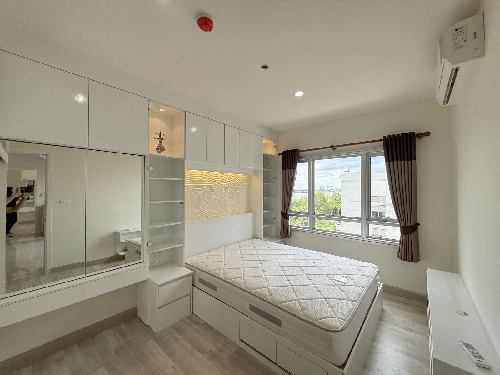 97984 - For sale / rent Condo Manor Sanambinnam, Chao Phraya River view condo, 2 bedrooms, beautiful view from the actual room, good location + free common fees! 97984 - For sale / rent Condo Manor Sanambinnam, Chao Phraya River view condo, 2 bedrooms, beautiful view from the actual room, good location + free common fees!