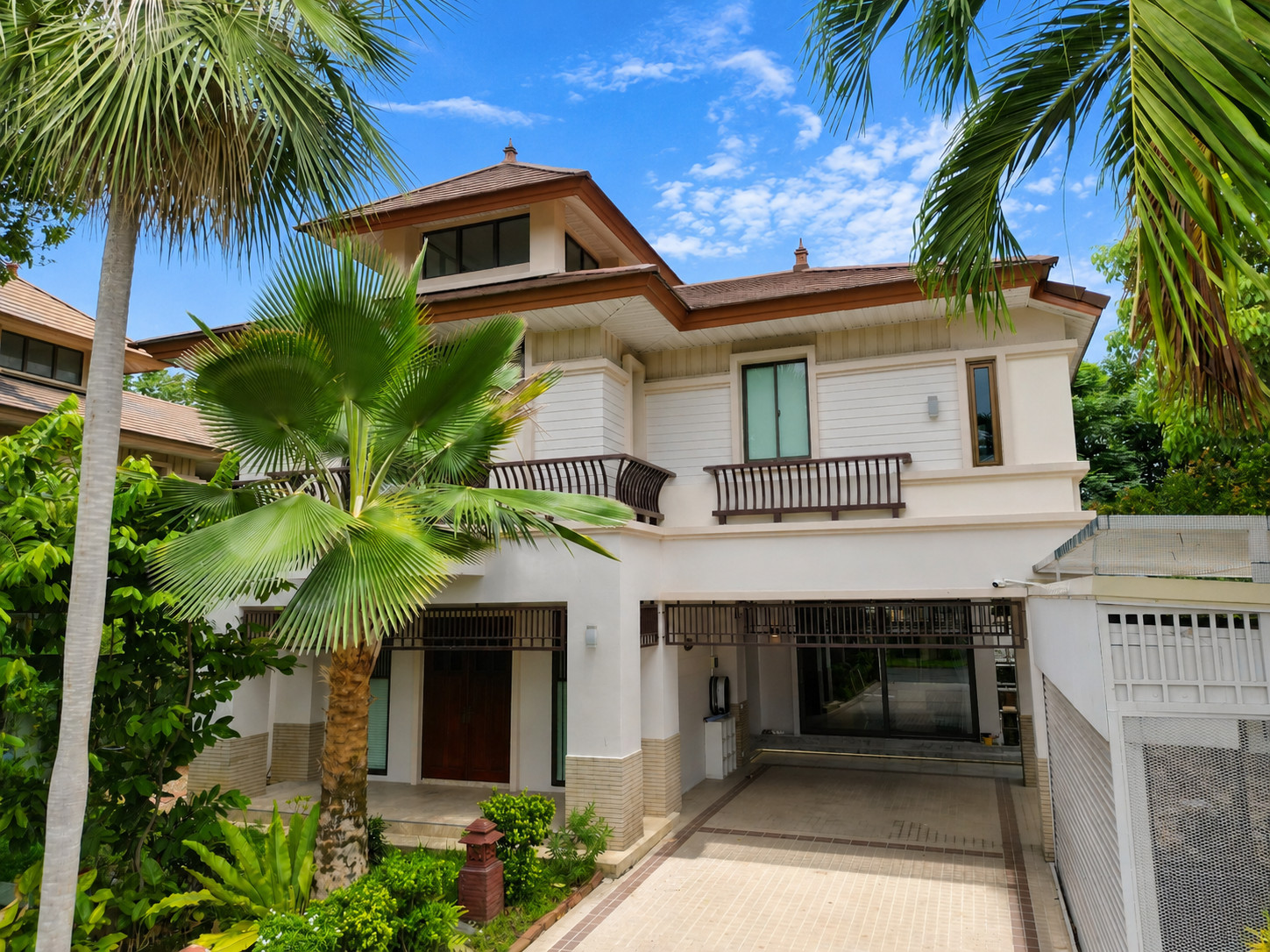 [Hot price on best location] Luxury house for sale, Nusasiri Sathorn-Pinklao, 208.3 sq m, worth every square inch on Ratchaphruek Road, 15 minutes to Sathorn!