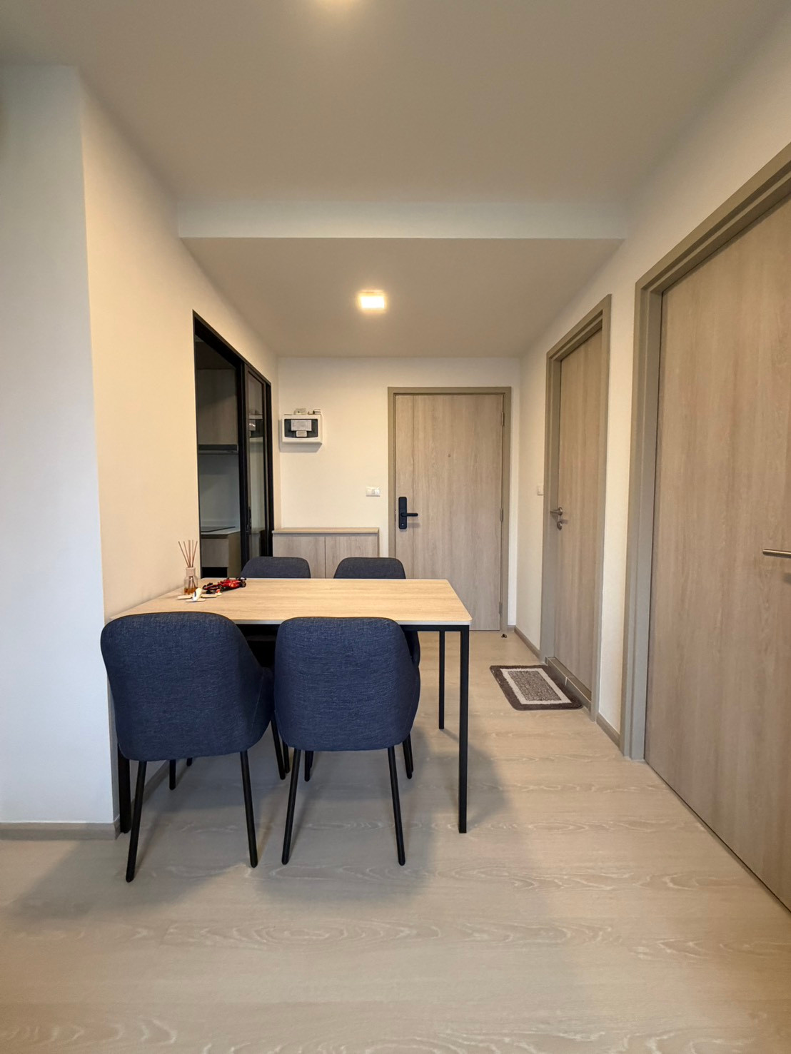 ดีคอนโดแอร์ ลาดกระบัง One Bed Room Plus ห้องมุม วิวสระ สนามบินสุวรรณภูมิ แอร์พอร์ตลิงค์ลาดกระบัง