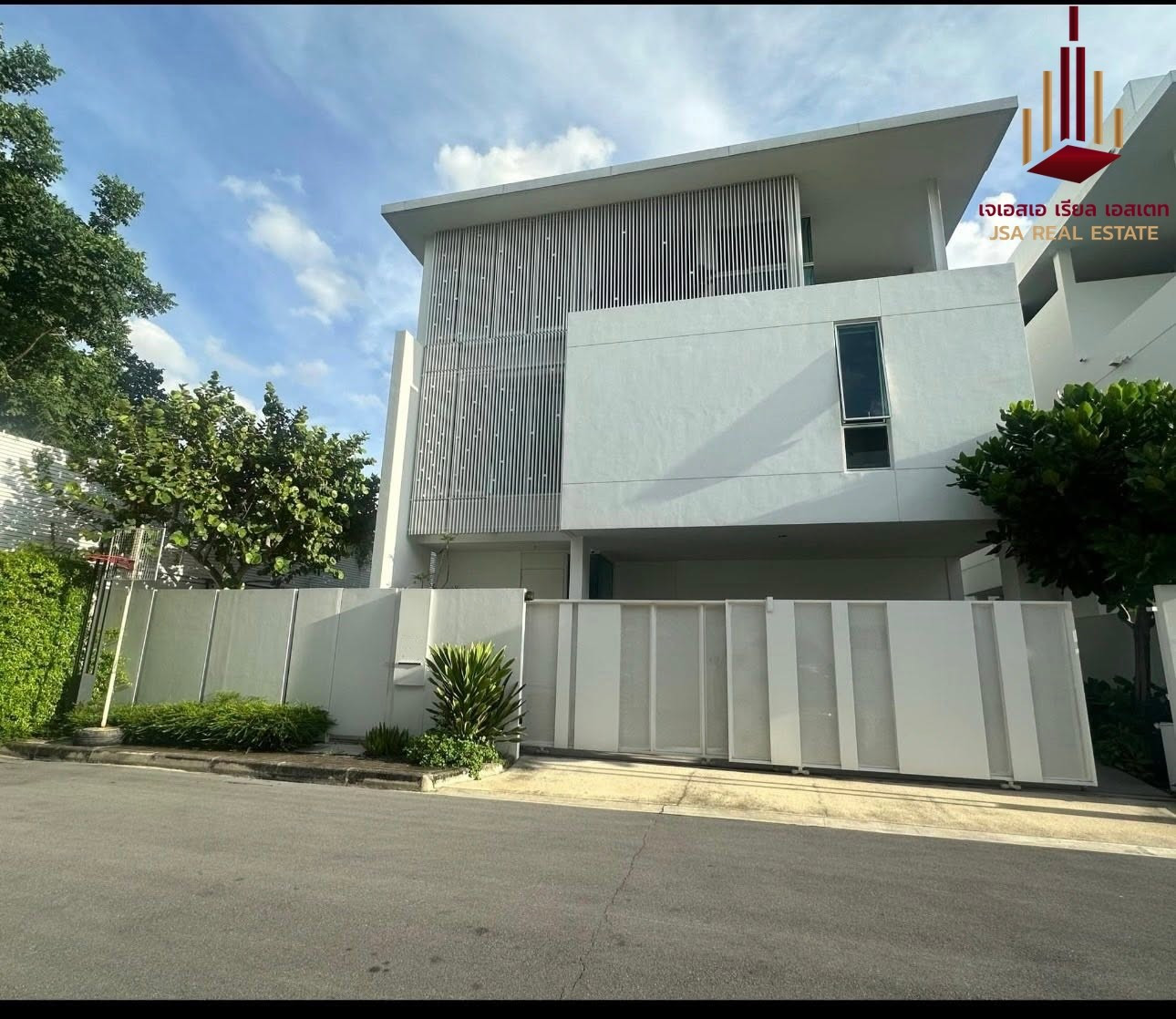 ✨ For Sale : VIVE Ekkamai - Ramintra ✨ 💰 Only 45,000,000 THB ✨ For Sale : VIVE Ekkamai - Ramintra ✨ 💰 Only 45,000,000 THB