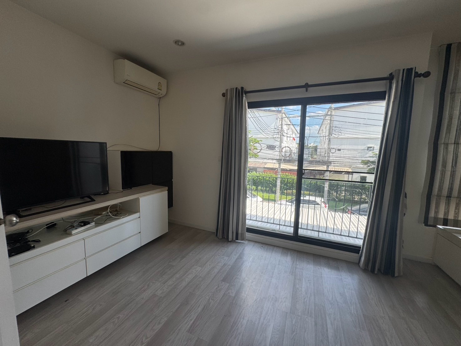 For rent, PATIO Srinakarin-Rama 9 near Unico Golf Course.