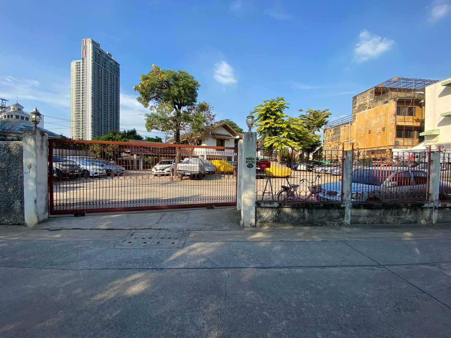 ขาย ที่ดิน 545 ตรว เอกมัย 22 พร้อมบ้าน ใกล้ แอร์ลิงค์ คลองตัน เหมาะทำบ้านพักอาศัย – รูปที่ 3