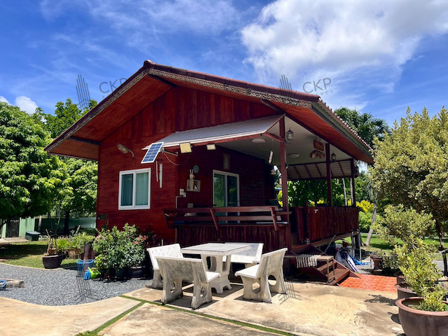 ขาย บ้านพักตากอากาศ พร้อมที่ดิน มีบ้านพักรับรองอีก 2 หลัง ใกล้ถนนมิตรภาพ เดินทางสะดวก ไม่ไกลห้างสรรพสินค้า | 93345 – รูปที่ 4