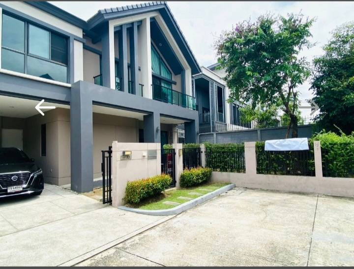 HOT DEAL! Luxurious detached house for sale, large plot, corner unit, Bangkok Boulevard, Rama 9 | Large house, 283 sq m., prime location, convenient travel, close to the city! HOT DEAL! Luxurious detached house for sale, large plot, corner unit, Bangkok Boulevard, Rama 9 | Large house, 283 sq m., prime location, convenient travel, close to the city!