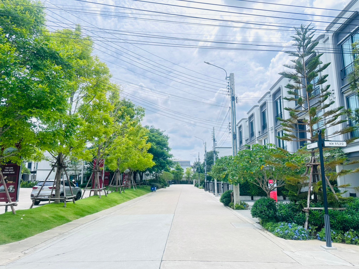 โกลดีน่า สุขุมวิท-แบริ่ง พรีเมียม ทาวน์โฮม 3 ชั้น พร้อม Penthouse ใหญ่เต็มชั้น ราคาพิเศษ – รูปที่ 2