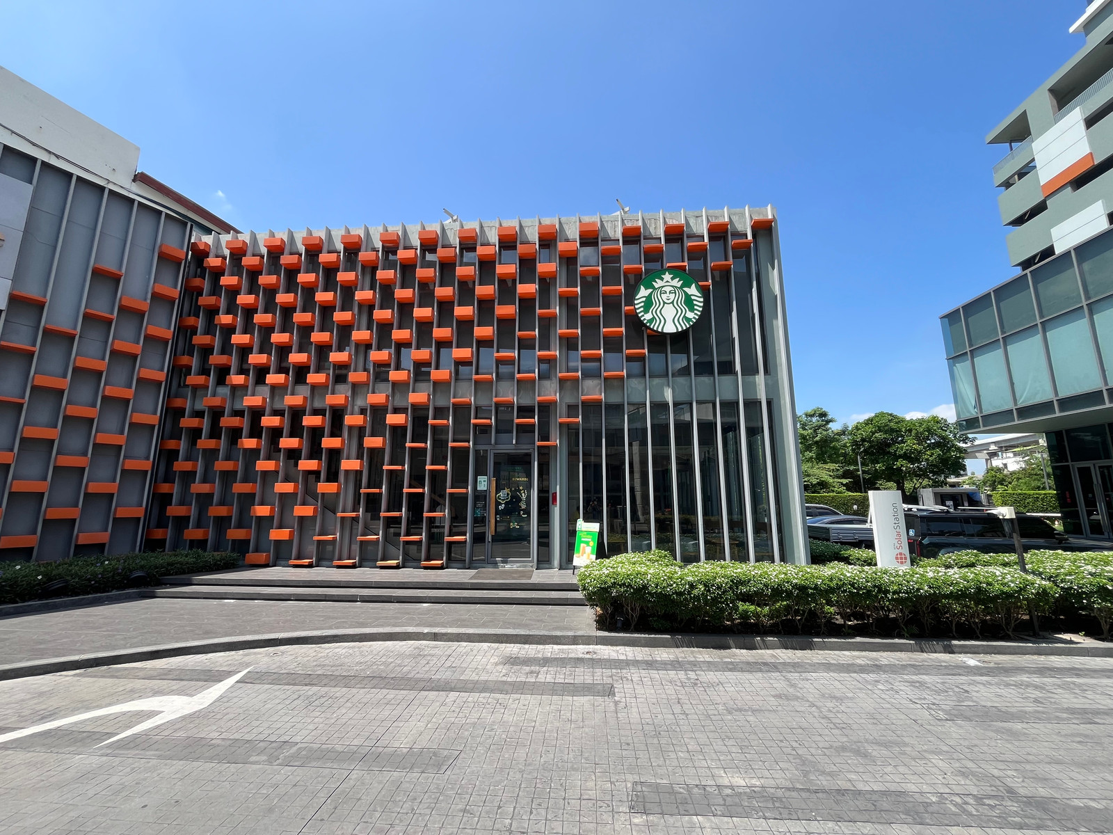 ☕ Selling 2-story Retail Shop, Starbucks tenant with immediate income | Niche Pride Tao Poon-Interchange 🔥 Invest in Premium Brand store | Passive Income 112,000 baht/month | Freehold | Ready to transfer ☕ Selling 2-story Retail Shop, Starbucks tenant with immediate income | Niche Pride Tao Poon-Interchange 🔥 Invest in Premium Brand store | Passive Income 112,000 baht/month | Freehold | Ready to transfer