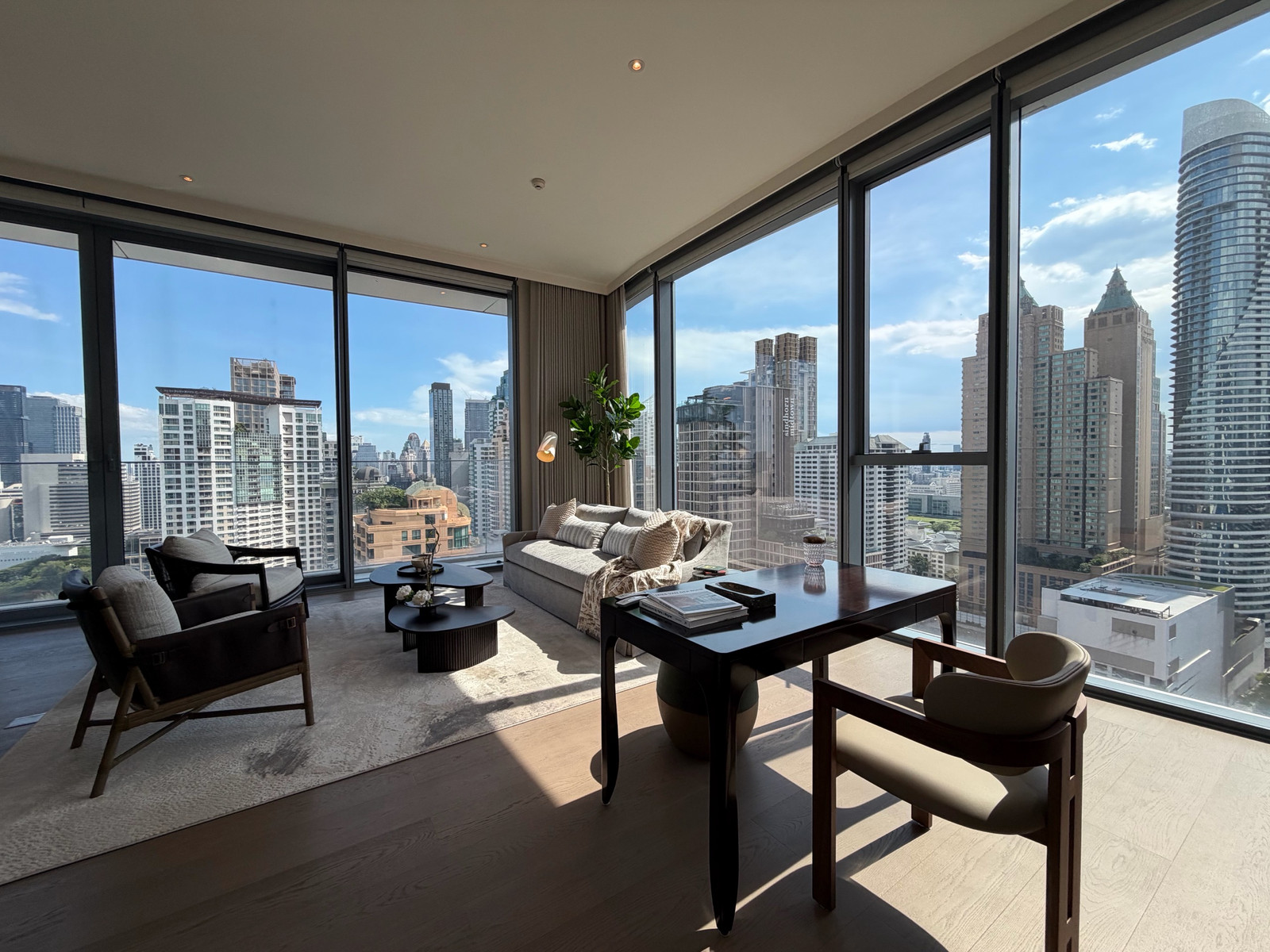 The Art of Luxury Living | SCOPE Langsuan
The best place to live in a Lang Suan location. For those who choose the best The Art of Luxury Living | SCOPE Langsuan
The best place to live in a Lang Suan location. For those who choose the best