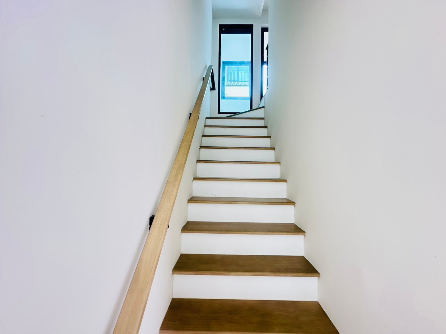 โกลดีน่า สุขุมวิท-แบริ่ง พรีเมียม ทาวน์โฮม 3 ชั้น พร้อม Penthouse ใหญ่เต็มชั้น ราคาพิเศษ – รูปที่ 4