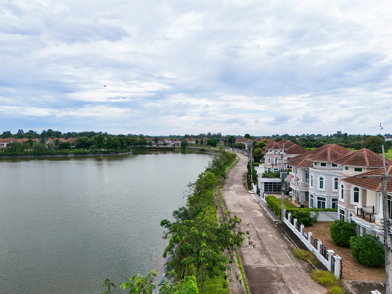 Private Lakeview Residence Near Khon Kaen University