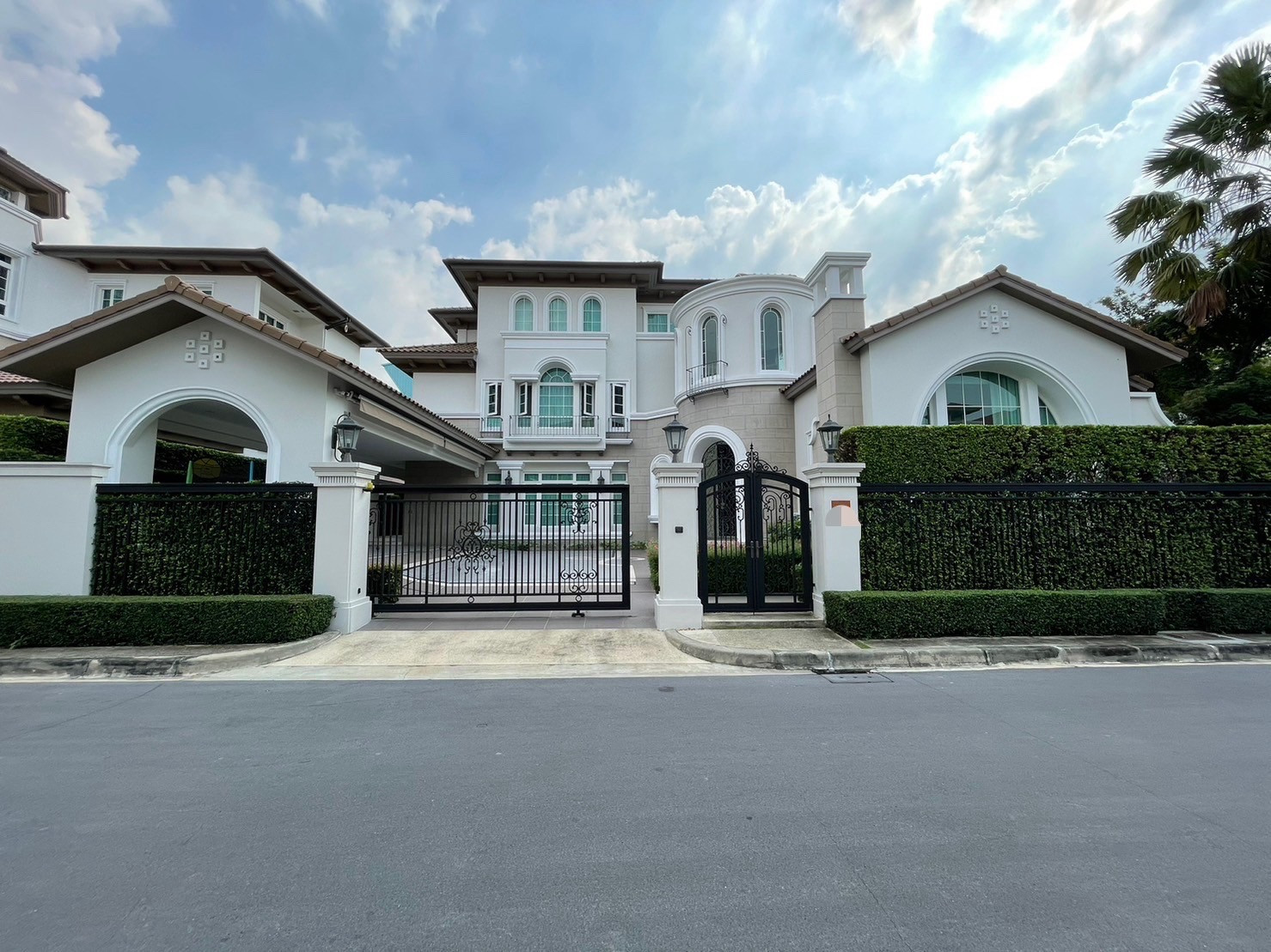 For sale & rent‼️very luxurious house❤️🔥Ladawan Rama 2 (Top of Land & House)❗️6bed 7 bath❣️3 floor private elevator❣️Beautiful House For sale & rent‼️very luxurious house❤️🔥Ladawan Rama 2 (Top of Land & House)❗️6bed 7 bath❣️3 floor private elevator❣️Beautiful House
