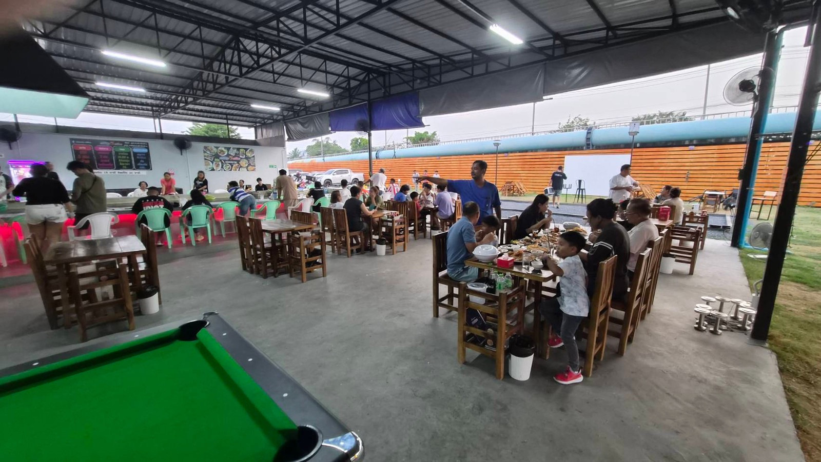 📣🔥 เซ้งกิจการร้านอาหาร + บ่อตกกุ้ง ทำเลดี ย่านเสรีไทย–มีนบุรี พร้อมเปิดดำเนินการต่อได้ทันที! 🔥📣รายได้ 400,000-500,000 ต่อเดือน – รูปที่ 3