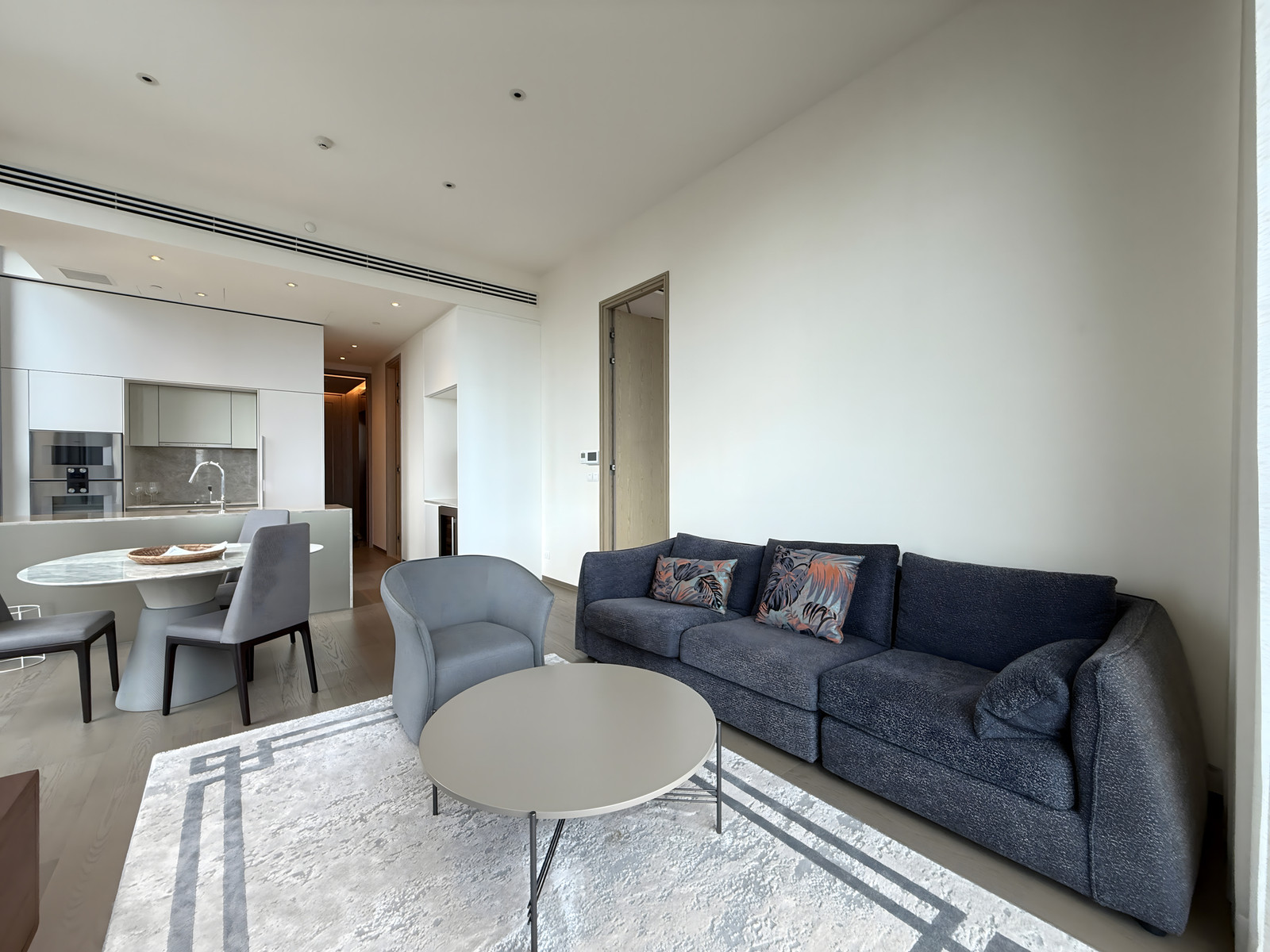 Corner room, Nice decorate, High floor Corner room, Nice decorate, High floor