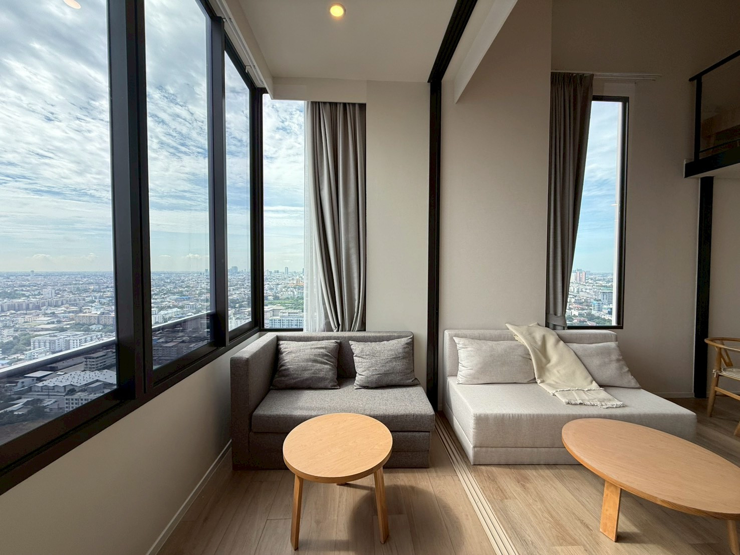 📌Urgent for rent Duplex 1 bedroom plus large room 55 sq m at Siamese Sukhumvit 87 | near BTS On Nut, very beautiful view. 📌Urgent for rent Duplex 1 bedroom plus large room 55 sq m at Siamese Sukhumvit 87 | near BTS On Nut, very beautiful view.