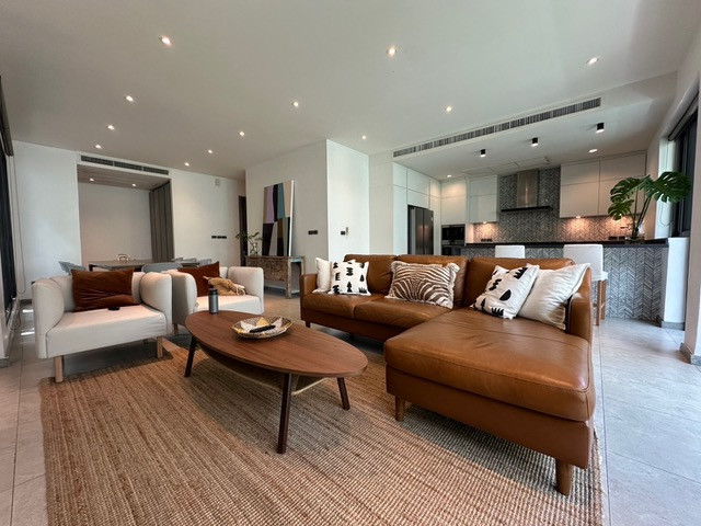 For rent: Single house with private swimming pool, Sukhumvit 49. For rent: Single house with private swimming pool, Sukhumvit 49.