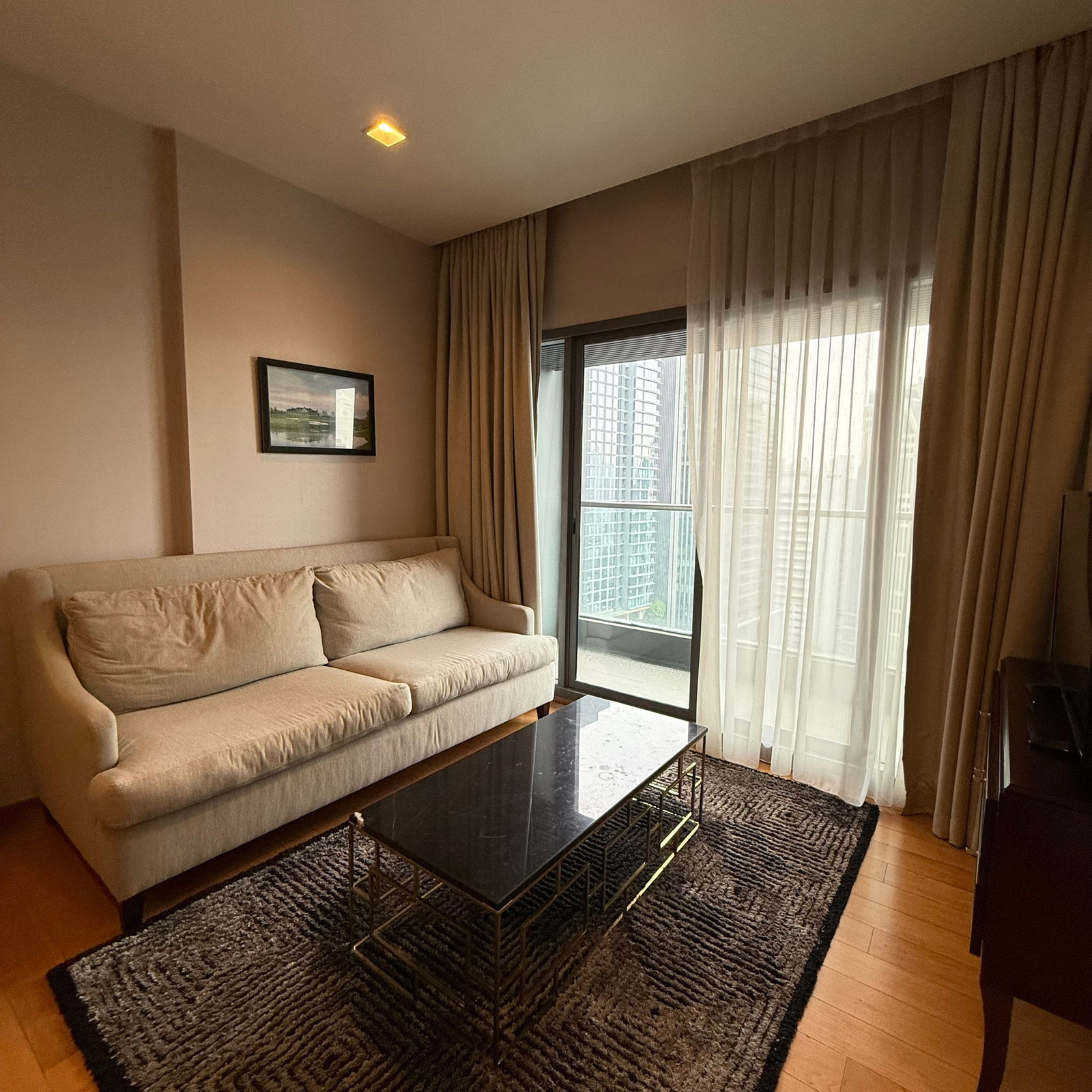 For Rent Hyde Sukhumvit 13 3beds size 98 sq.m. F/F For Rent Hyde Sukhumvit 13 3beds size 98 sq.m. F/F