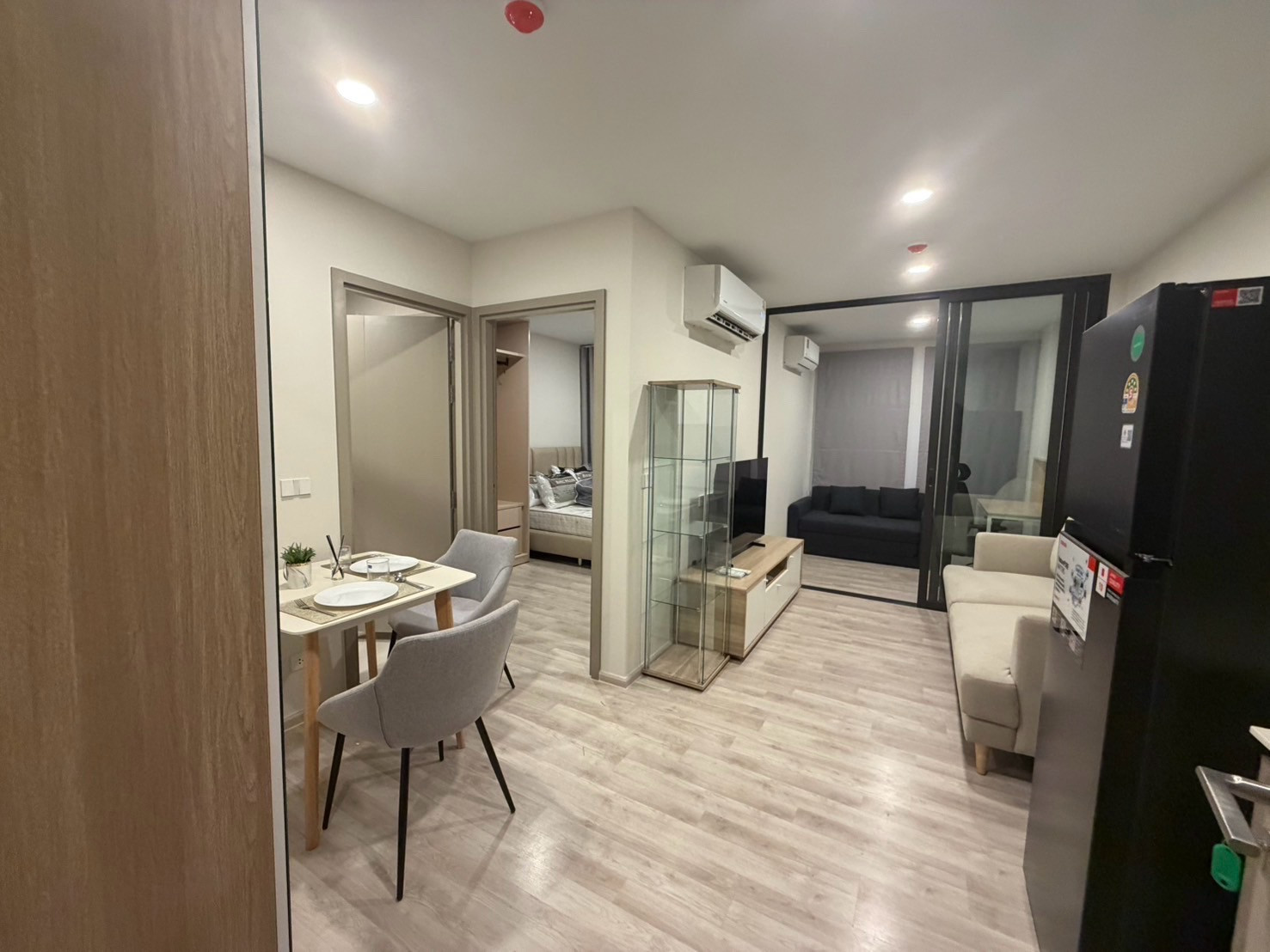 🔥ปล่อยเช่าห้องใหม่ เพิ่งโอน ยังไม่มีคนเข้าอยู่ 1Br+ 35Sq.m 25,000บาท 🔥ปล่อยเช่าห้องใหม่ เพิ่งโอน ยังไม่มีคนเข้าอยู่ 1Br+ 35Sq.m 25,000บาท