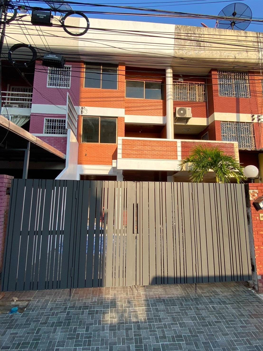 ขายด่วน บ้านใหม่พร้อมอยู่ พึ่งรีโนเวท ทำเลอินทามระ สุทธิสารเพียง 5.95 ล้าน ขายด่วน บ้านใหม่พร้อมอยู่ พึ่งรีโนเวท ทำเลอินทามระ สุทธิสารเพียง 5.95 ล้าน