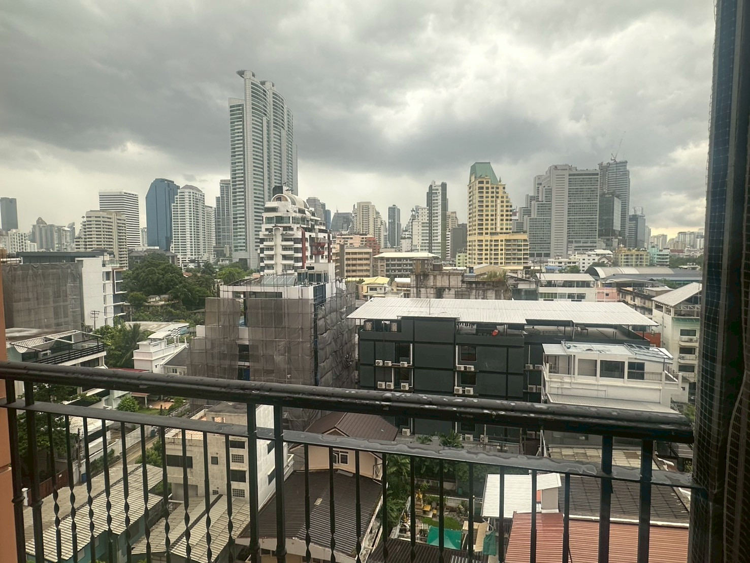 สวรรค์ของคนรักสัตว์ใจกลางสุขุมวิท! ให้เช่า คอนโดหรูสไตล์สเปน Aguston Sukhumvit 22 – รูปที่ 3